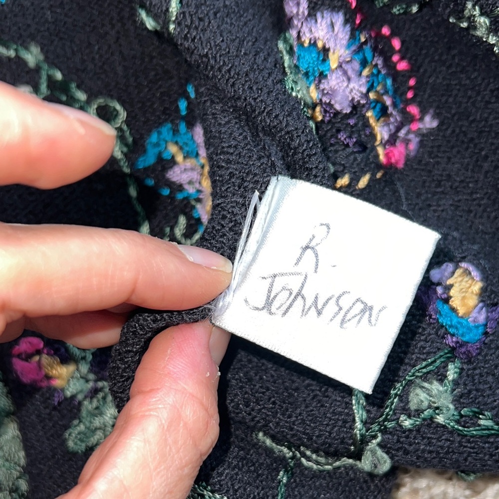 Vintage Talbots Black Sweater with Stunning Floral Embroidery & Beading! Size M - Picture 10 of 10
